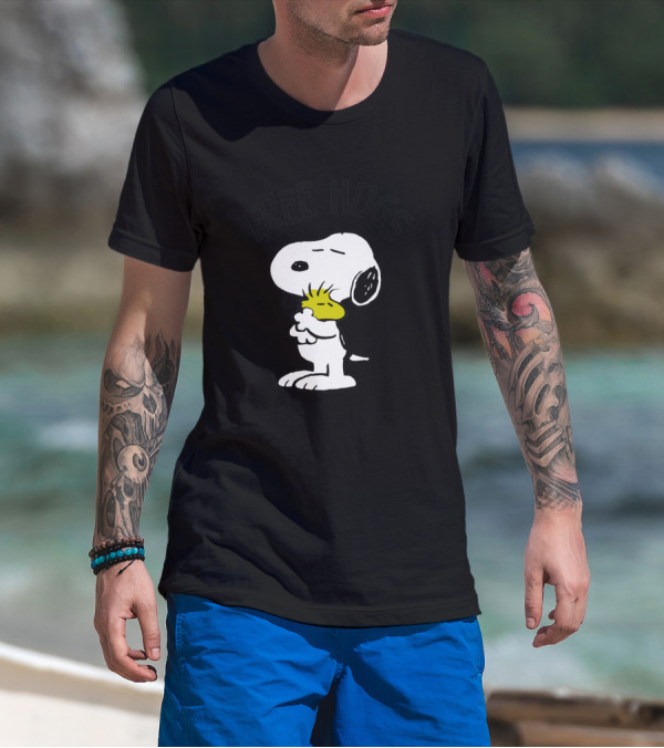 Free Hugs Snoopy Woodstock Hugging T-Shirt