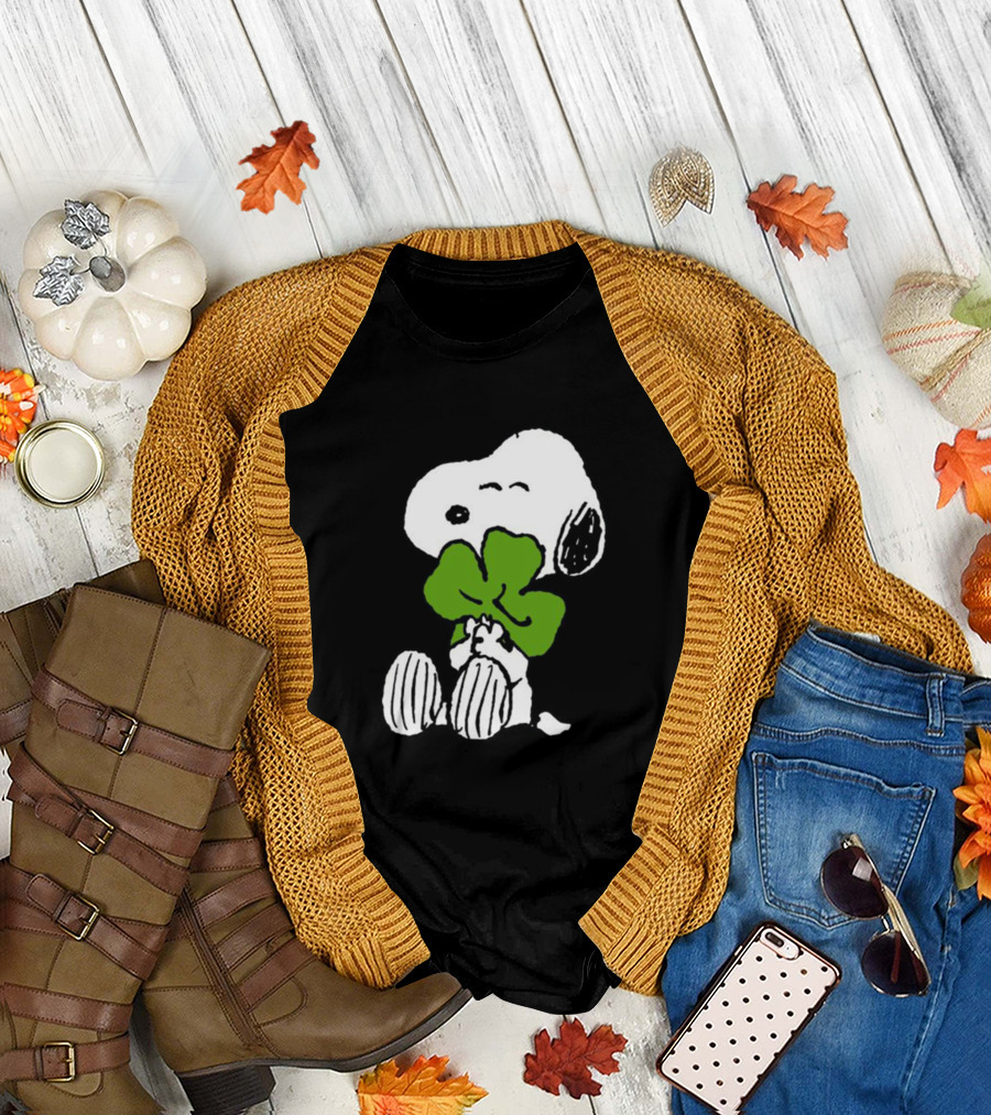 Peanuts Snoopy Hugging Green Shamrock T-Shirt