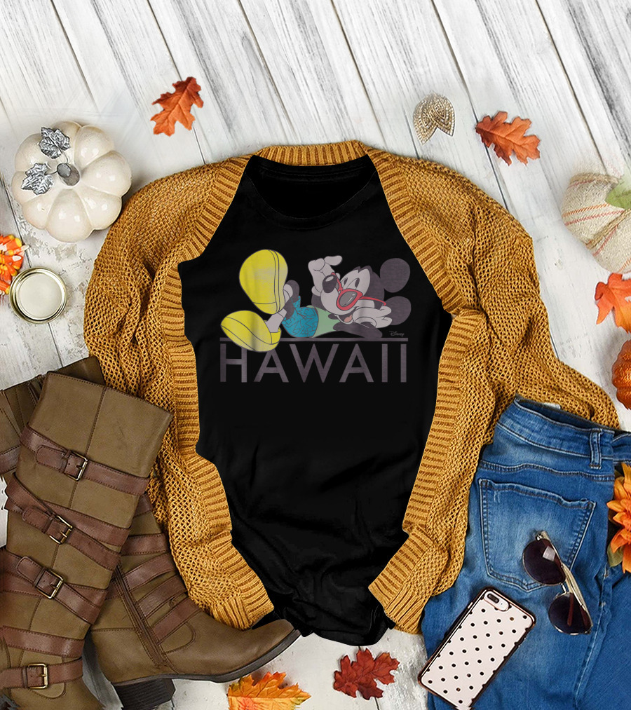 Disney Mickey Mouse Shades Hawaii Relaxation T-Shirt