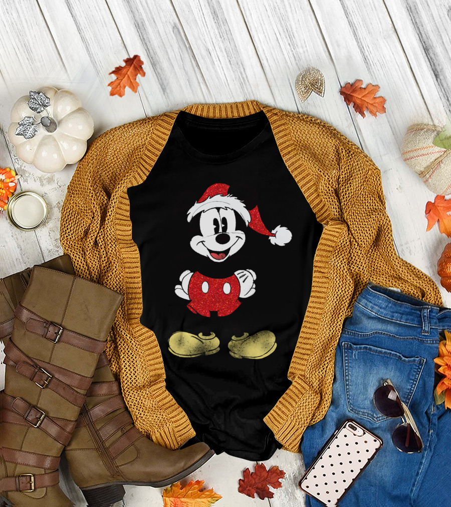 Disney Christmas Mickey Mouse Santa Hat Classic Holiday Charm T-Shirt