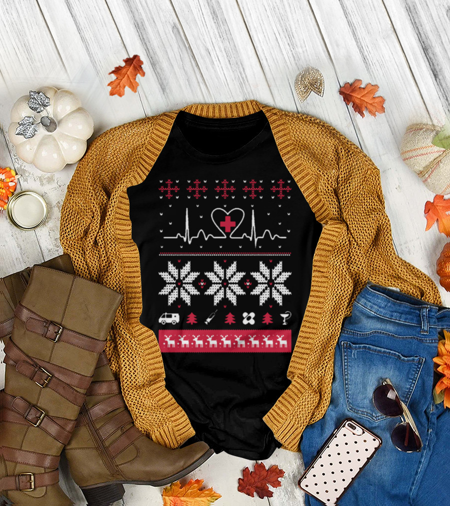 Nurse Heartbeat Christmas Sweater Pattern Reindeer Ambulance Red Cross Stethoscope T-Shirt