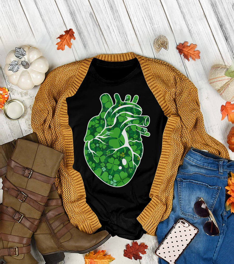 Heart Shamrock Cardiac Nurse St Patricks Day Irish Stethoscope T-Shirt
