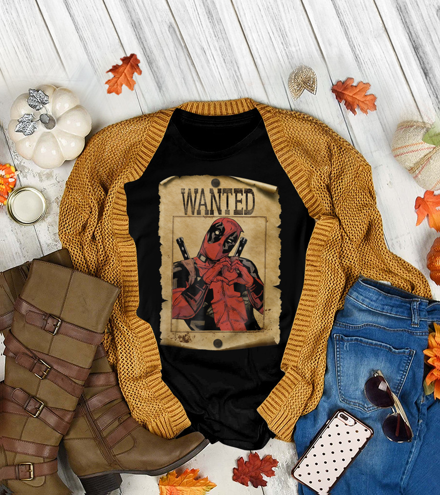 Marvel Deadpool Wanted Poster Hand Heart Gesture T-Shirt