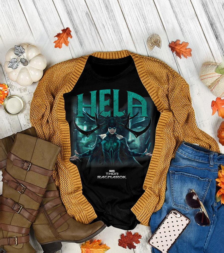 Marvel Thor Ragnarok Hela Deceiving Hands Reach Out Powerful Antlers T-Shirt