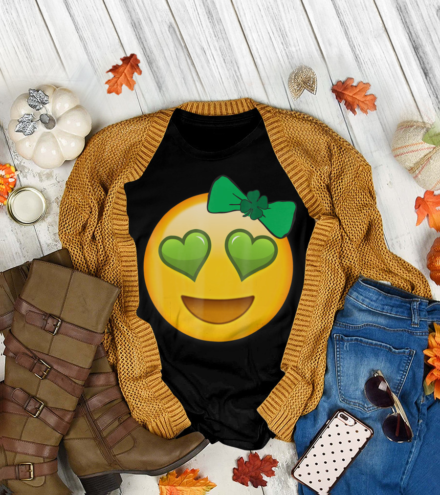 Emoji Heart Eyes Saint Patrick's Day Green Bow Shamrock T-Shirt