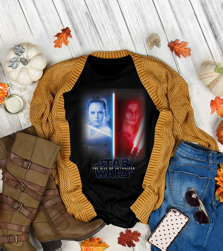 Star Wars The Rise Of Skywalker Rey Light Side Dark Side Lightsaber Split T-Shirt