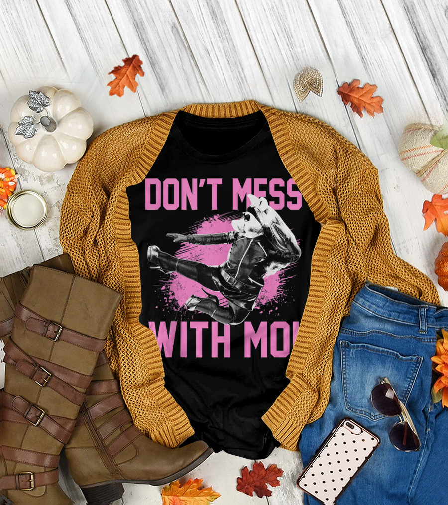 Disney The Muppets Miss Piggy Don't Mess With Moi Splattered Pink Background Black T-Shirt