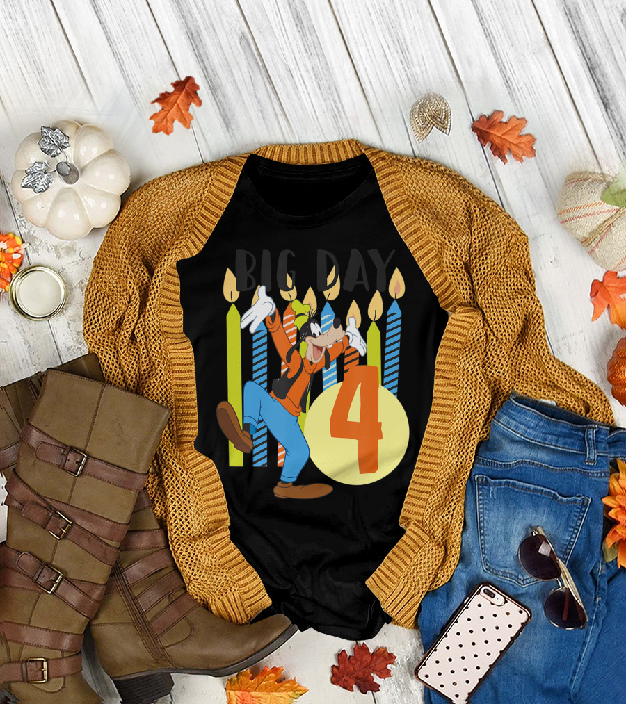 Disney Goofy Big Day 4 Years Old Birthday Candles T-Shirt