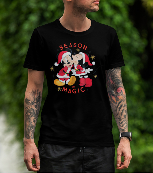 Disney Santa Mickey And Minnie Season Of Magic Kissing Snowflakes T-Shirt