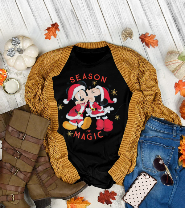 Disney Santa Mickey And Minnie Season Of Magic Kissing Snowflakes T-Shirt