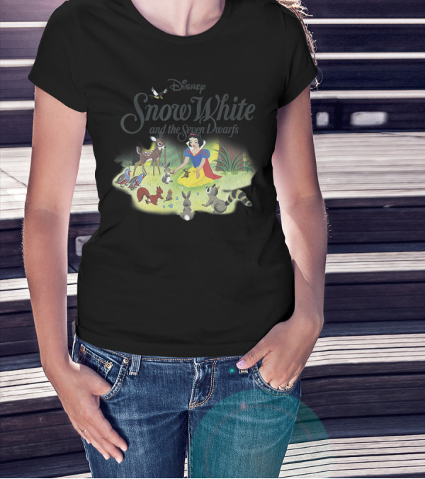 Disney Snow White And The Seven Dwarfs Animal Friends Scene T-Shirt