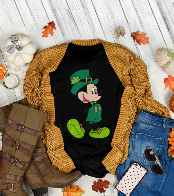 Disney St Patricks Day Leprechaun Mickey Mouse In Green Hat And Shoes T-Shirt