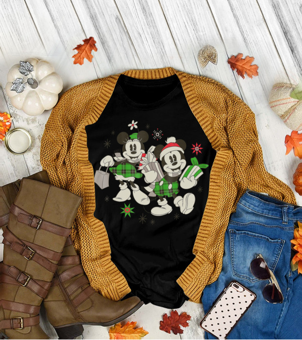 Disney Vintage Mickey And Minnie Mouse Holiday Fun With Presents And Winter Outfits T-Shirt