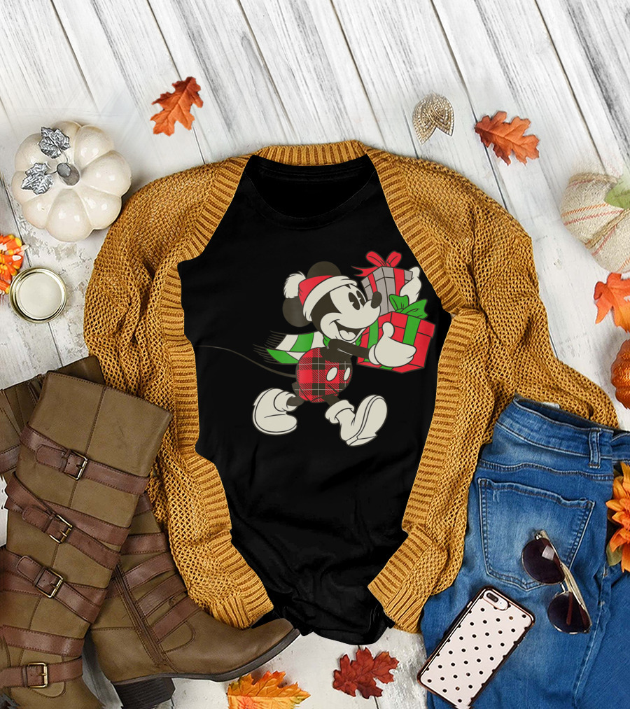 Disney Vintage Mickey Mouse Santa Hat Holiday Holding Christmas Gifts T-Shirt