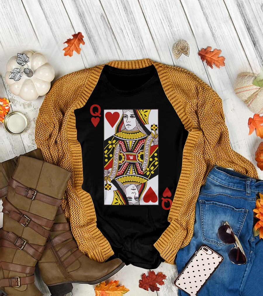 Queen Of Hearts Blackjack Cards Poker 21 Q Couple Card T-Shirt