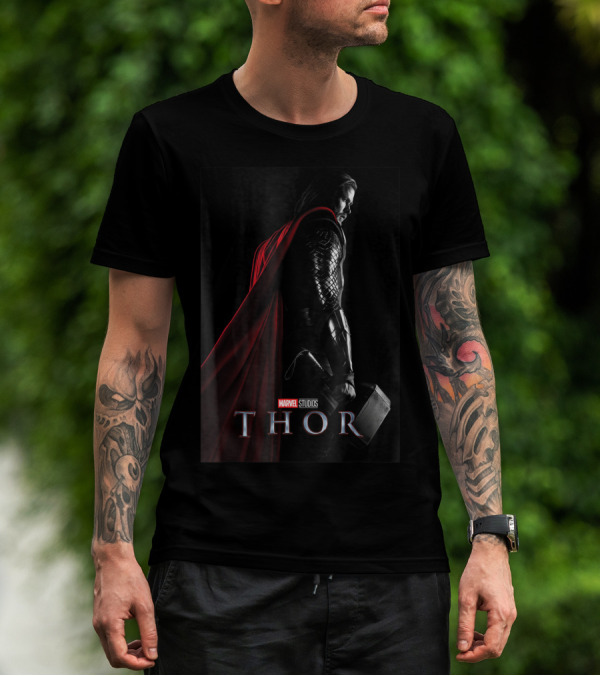 Marvel Studios Thor Movie Mjolnir Red Cape Armor Image T-Shirt