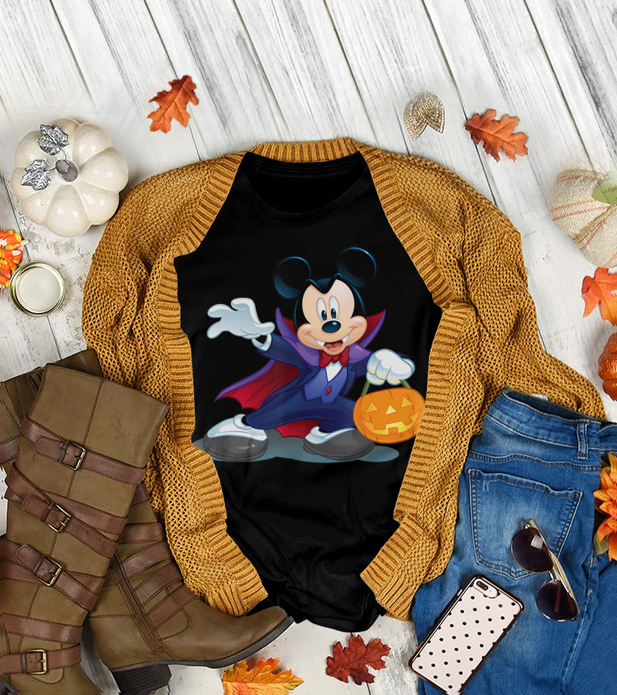 Disney Halloween Mickey Mouse Vampire Holding Pumpkin 90s T-Shirt