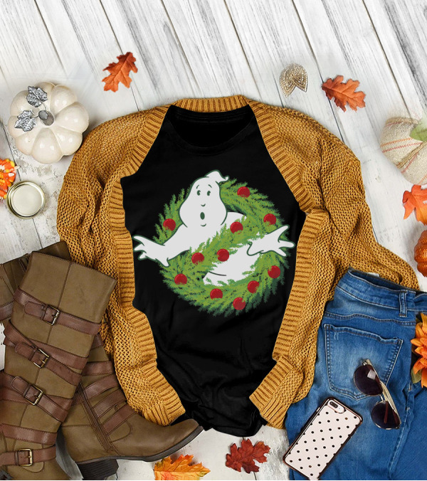 Ghostbusters Logo With Festive Christmas Wreath And Red Ornaments T-Shirt