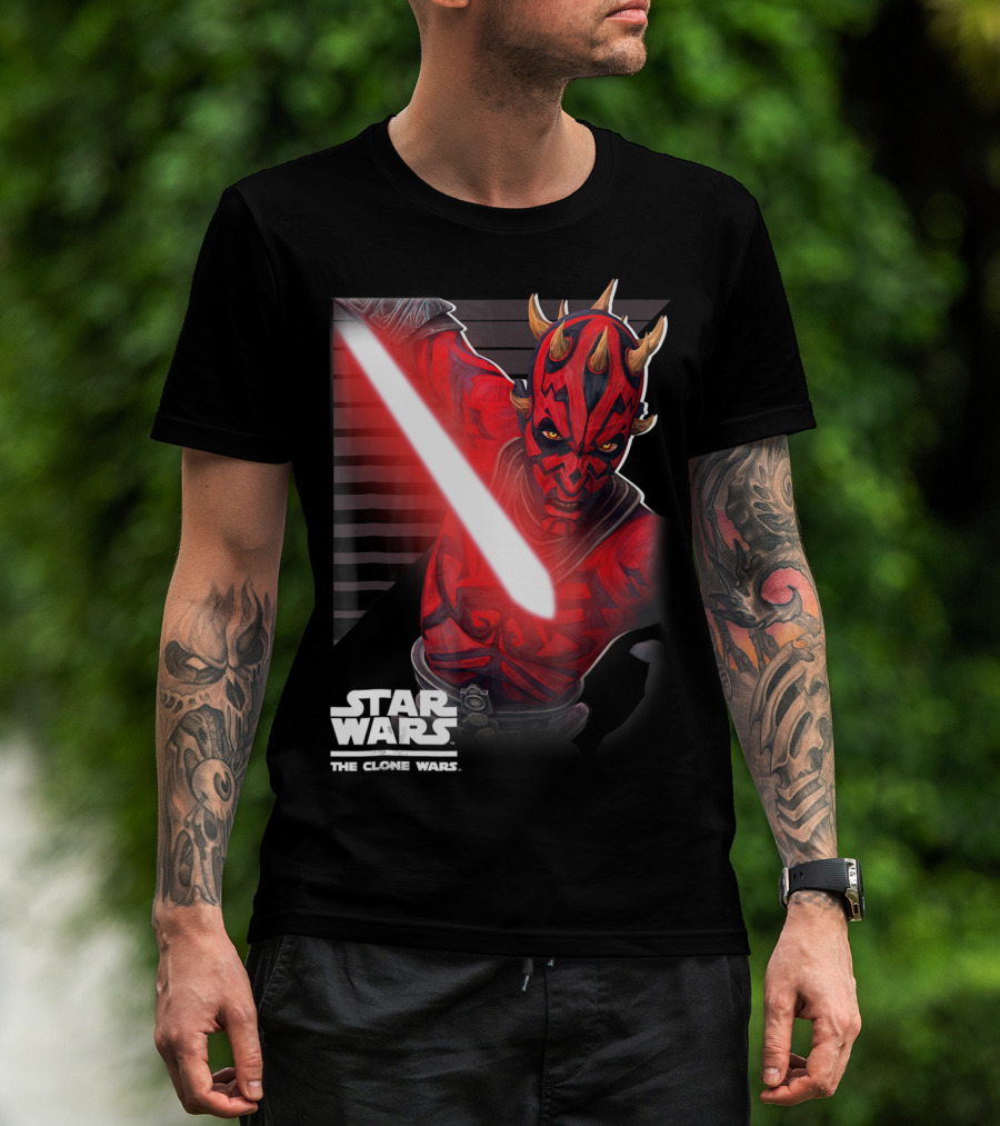 Star Wars The Clone Wars Maul Strikes Lightsaber Duel T-Shirt