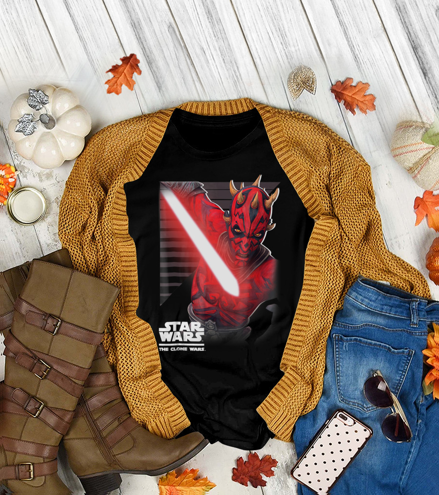 Star Wars The Clone Wars Maul Strikes Lightsaber Duel T-Shirt