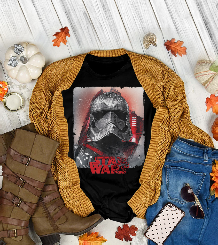Star Wars Captain Phasma Distress Last Jedi Helmet T-Shirt