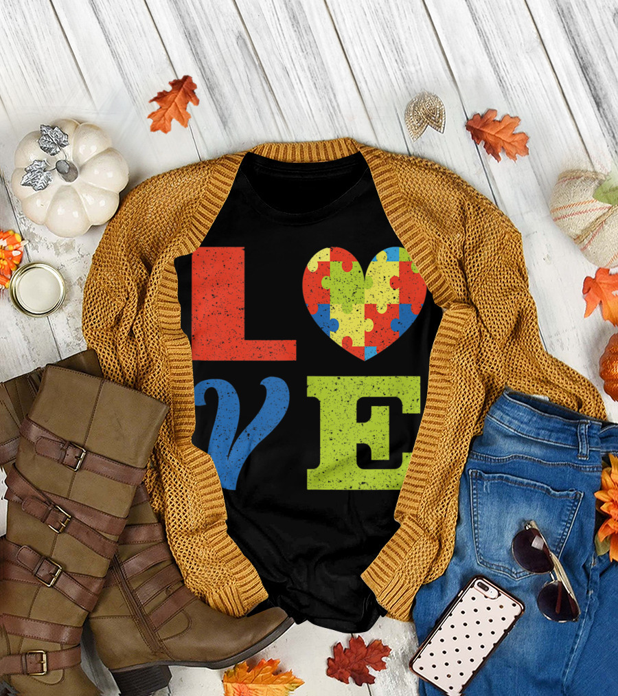 Autism Awareness Cute Vintage Love Puzzle Heart Neurodiversity T-Shirt