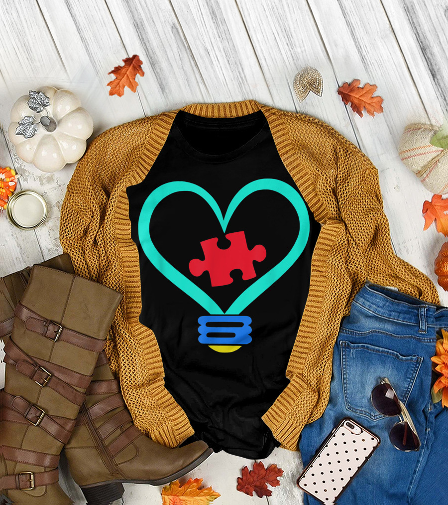 Autism Awareness Heart-Shaped Lightbulb Puzzle Symbol for Teachers Supporting T-Shirt