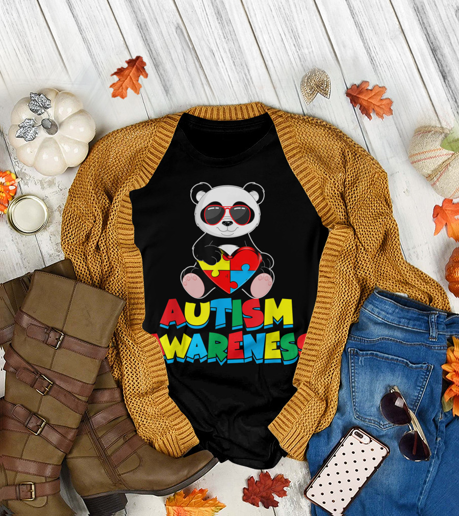 Autism Awareness Panda Holding Heart Puzzle Piece Sunglasses T-Shirt