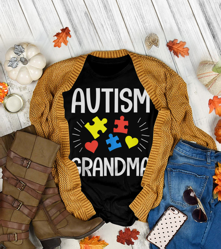 Autism Grandma Cute Puzzle Hearts Autism Support Grandmother T-Shirt