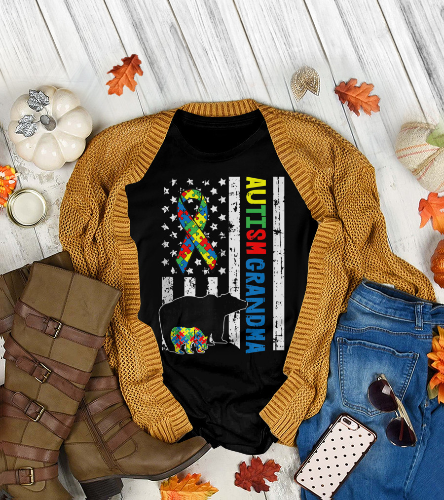 Autism Grandma Bear Puzzle Ribbon US Flag Matching Family Awareness T-Shirt