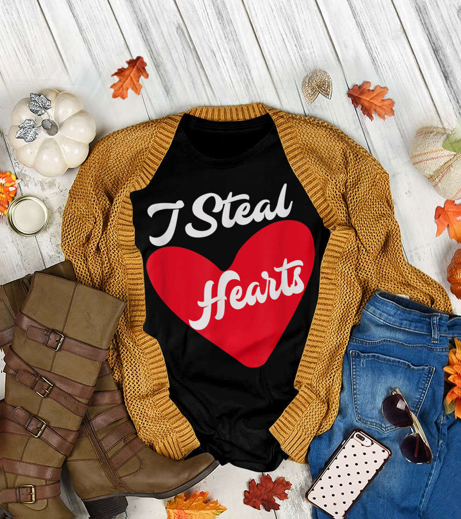 I Steal Hearts Valentines Day Special Lover Bold Red Heart T-Shirt