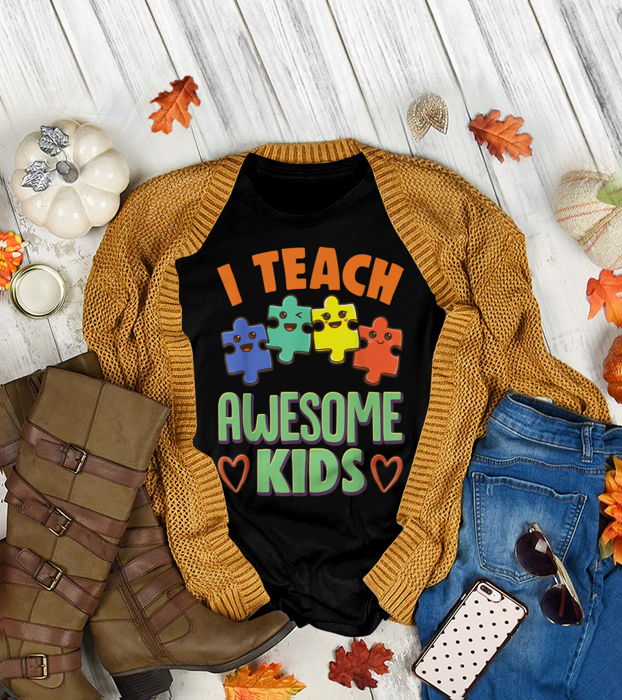 I Teach Awesome Kids Puzzle Hearts Special Education Teacher T-Shirt