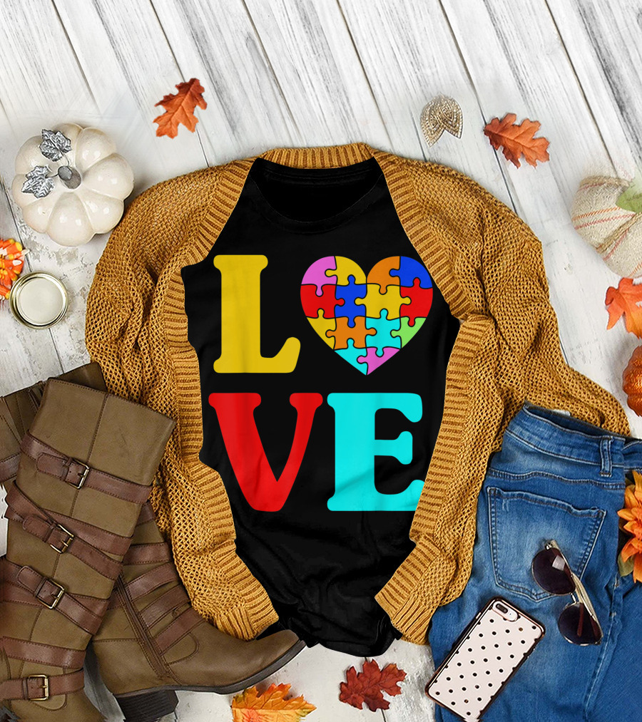 Love Autism Awareness Puzzle Heart Autistic Moms T-Shirt
