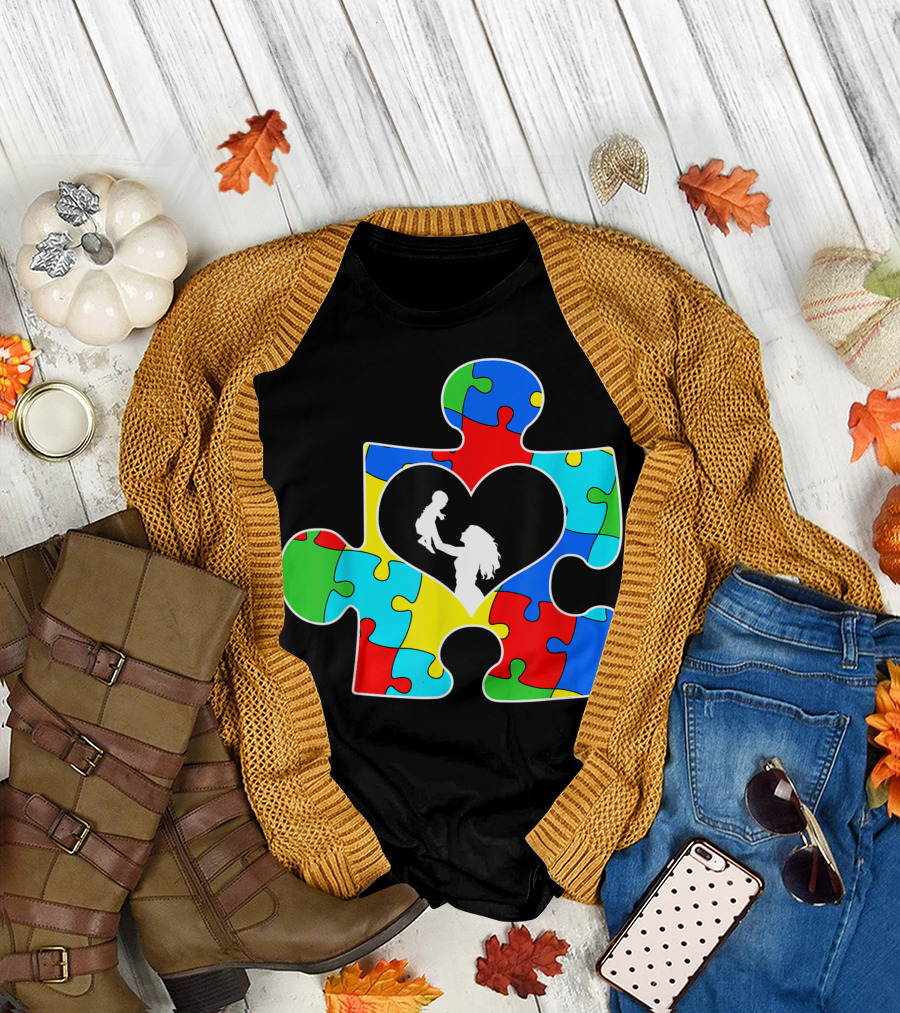 Mom Autism Awareness Puzzle Heart Autistic Moms T-Shirt