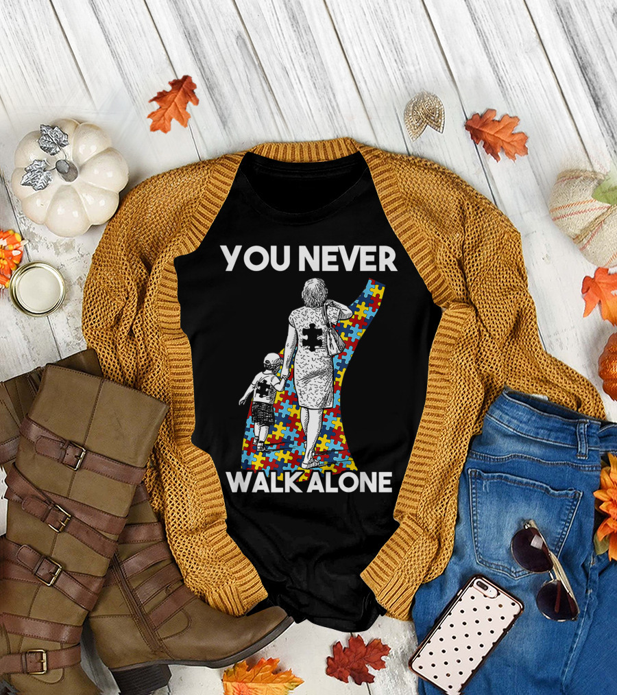 You Never Walk Alone Autism Awareness Puzzle Piece Mom and Child T-Shirt