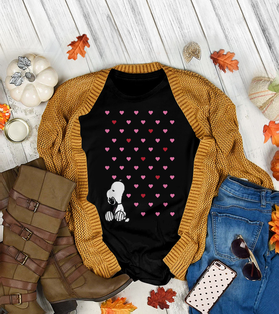 Peanuts Snoopy Valentine Hearts Charlie Brown Love T-Shirt