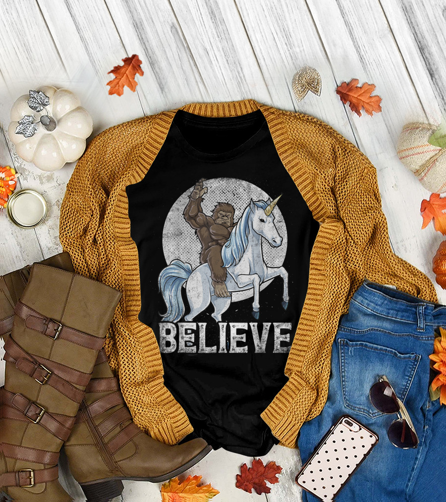 Believe Bigfoot Riding Unicorn Sasquatch T-Shirt