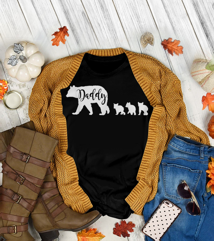 Daddy Bear With Three Cubs Dad Father Papa T-Shirt