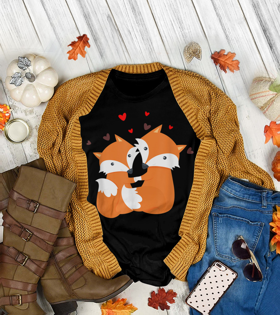 Foxes With Hearts Valentines Day Pink And Red T-Shirt