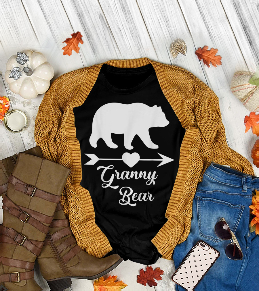 Granny Bear Heart Arrow Design Featuring Bear T-Shirt