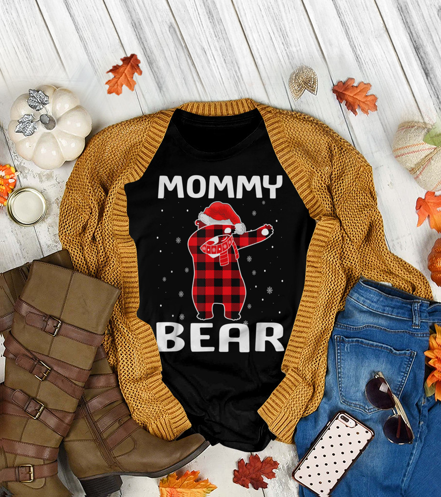 Mommy Bear Dabbing in Santa Hat and Scarf Christmas T-Shirt