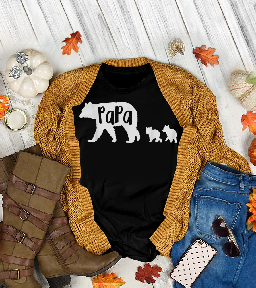 Papa Bear Dad Father with Cubs Papa with Two Cubs T-Shirt