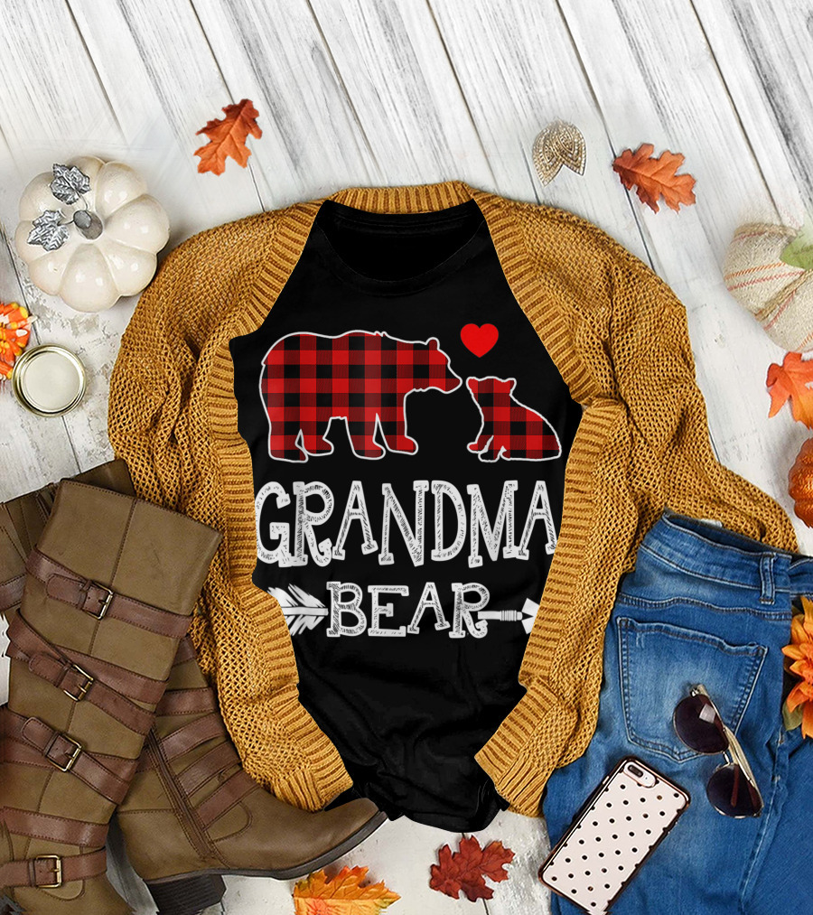 Grandma Bear Red Plaid Christmas Family Heart Arrow T-Shirt