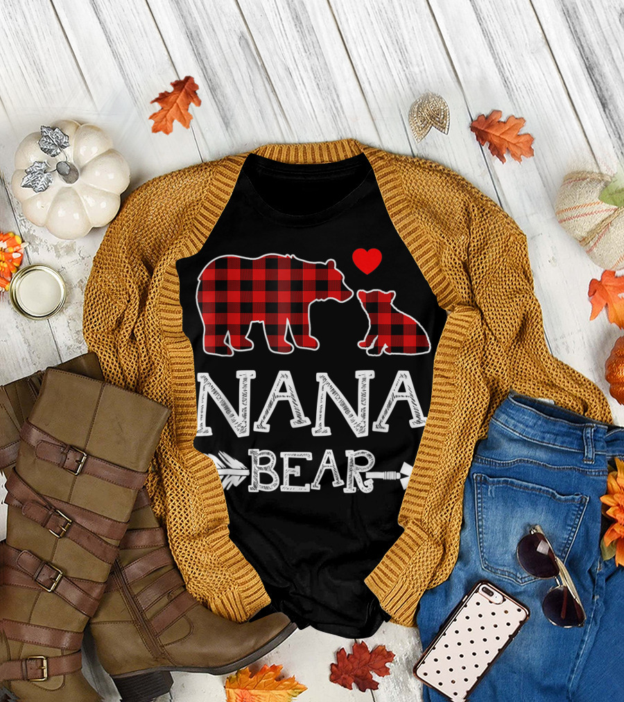 Nana Bear Red Plaid Heart Arrow Christmas T-Shirt