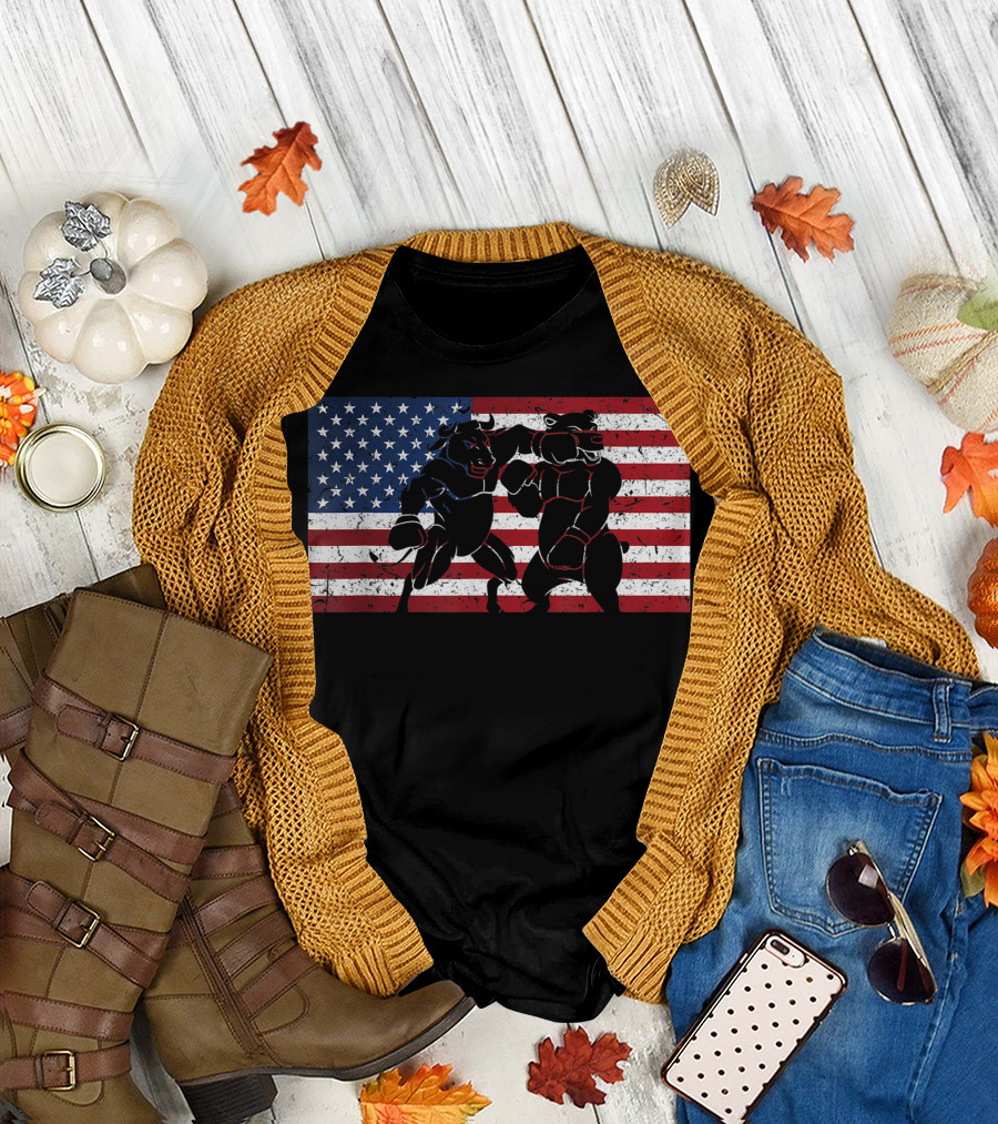 Wallstreet Bull Market Investor Capitalism Stock Market American Flag Boxing Bull and Bear T-Shirt