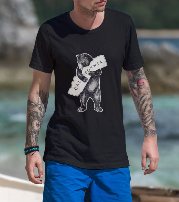 San Jose California Bear Hug Retro T-Shirt