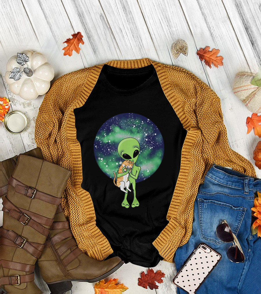 Alien And The Cat Hugging in Outer Space Background T-Shirt