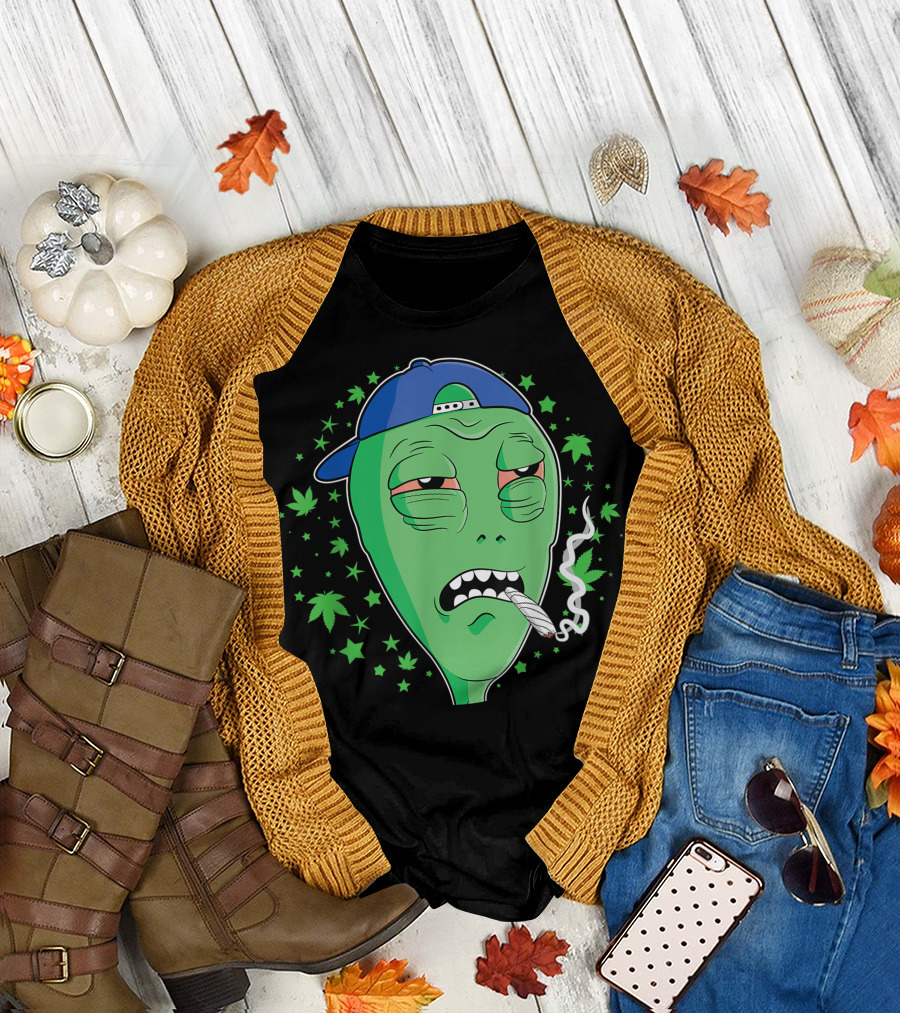 Alien Stoner Smoking Weed 420 Area 51 Pot T-Shirt