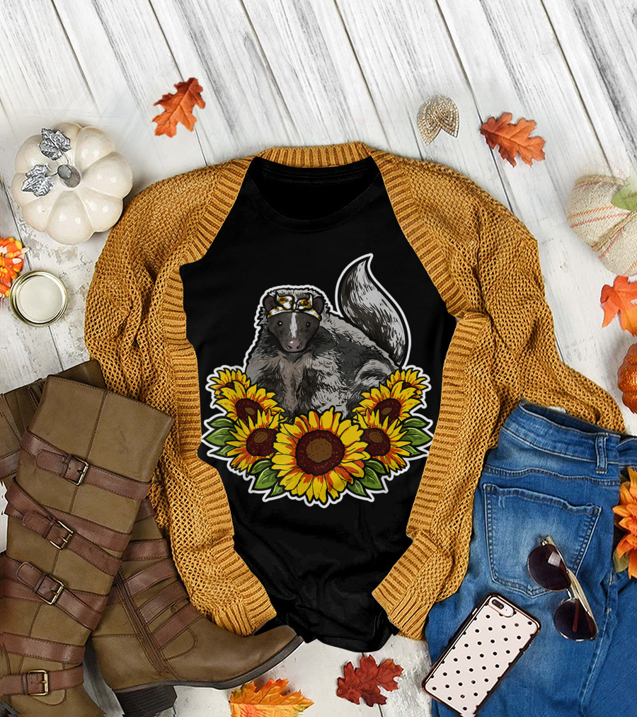 Cute Sunflower Crown Skunk Surrounded by Sunflowers T-Shirt