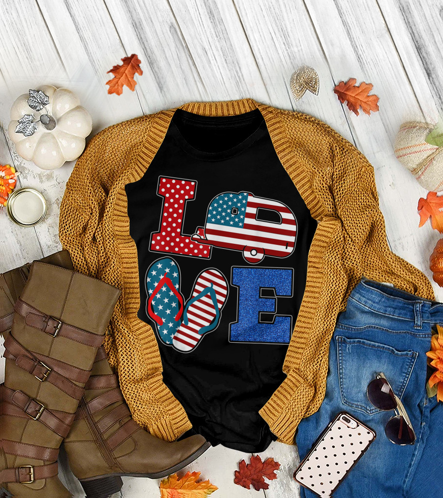 Love USA Flag Camper Flip Flop 4th of July Camping T-Shirt